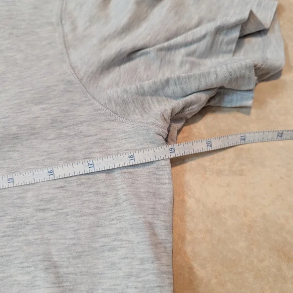 Lululemon 5 Year Basic Tee - Picture 2 of 3
